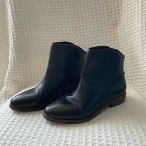 UGG Bruno Black Leather Booties With Back Zipper